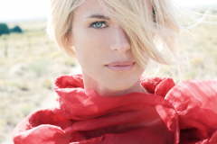 01-private-lane-beauty-close-one-eye