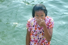 web-Thai-girl-in-water
