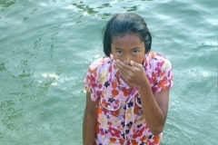 web-Thai-girl-in-water